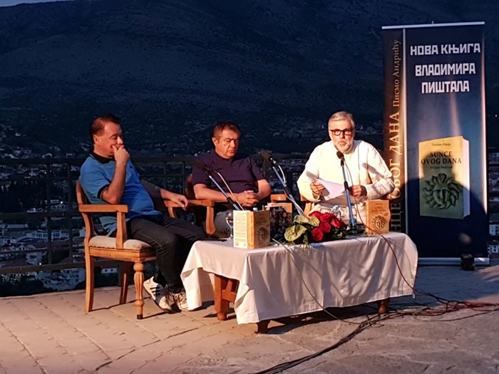 vladimir pisatalo promocija knjige trebinje (2).jpg
