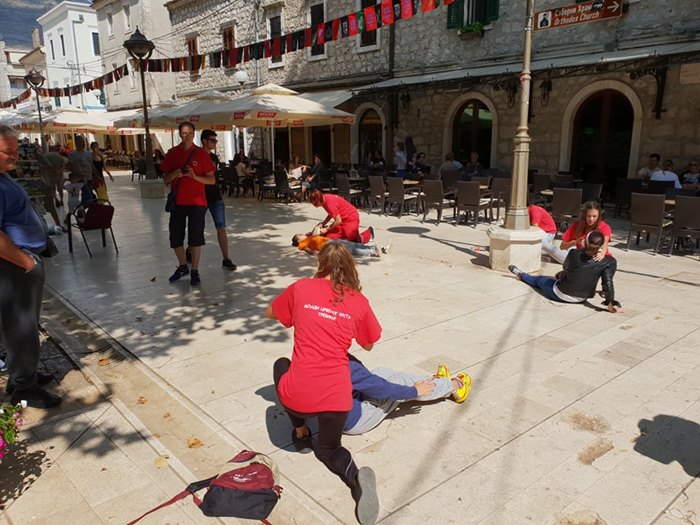 pokazna vjezba crveni krst trebinje (1).jpg