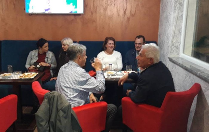 kafic kontra trebinje  (2).jpg
