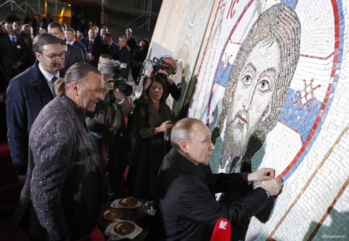 Putin i vucic hram.jpg
