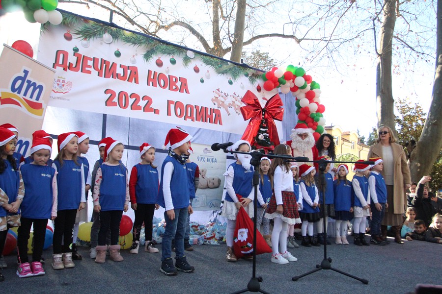 djecija nova godina trebinje 3.JPG