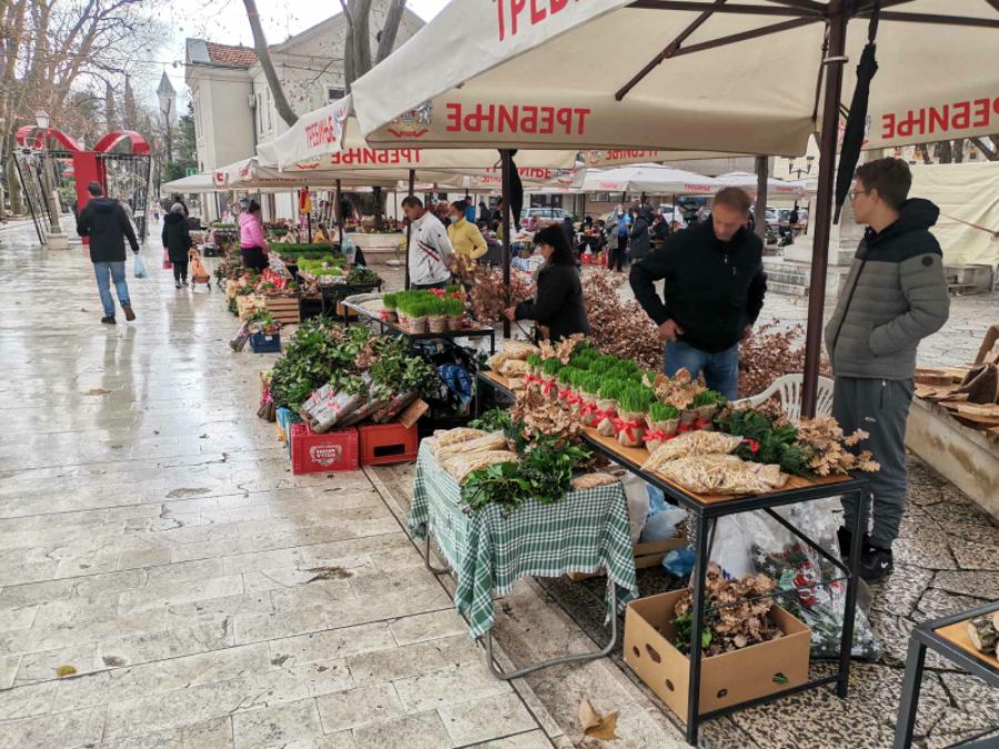 Prodaja bozic trebinje3.jpg