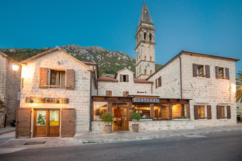 restoran i hotel conte perast.jpg