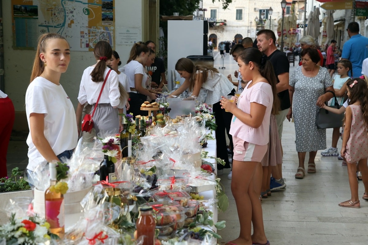 Bazar sveti vukasin.jpeg