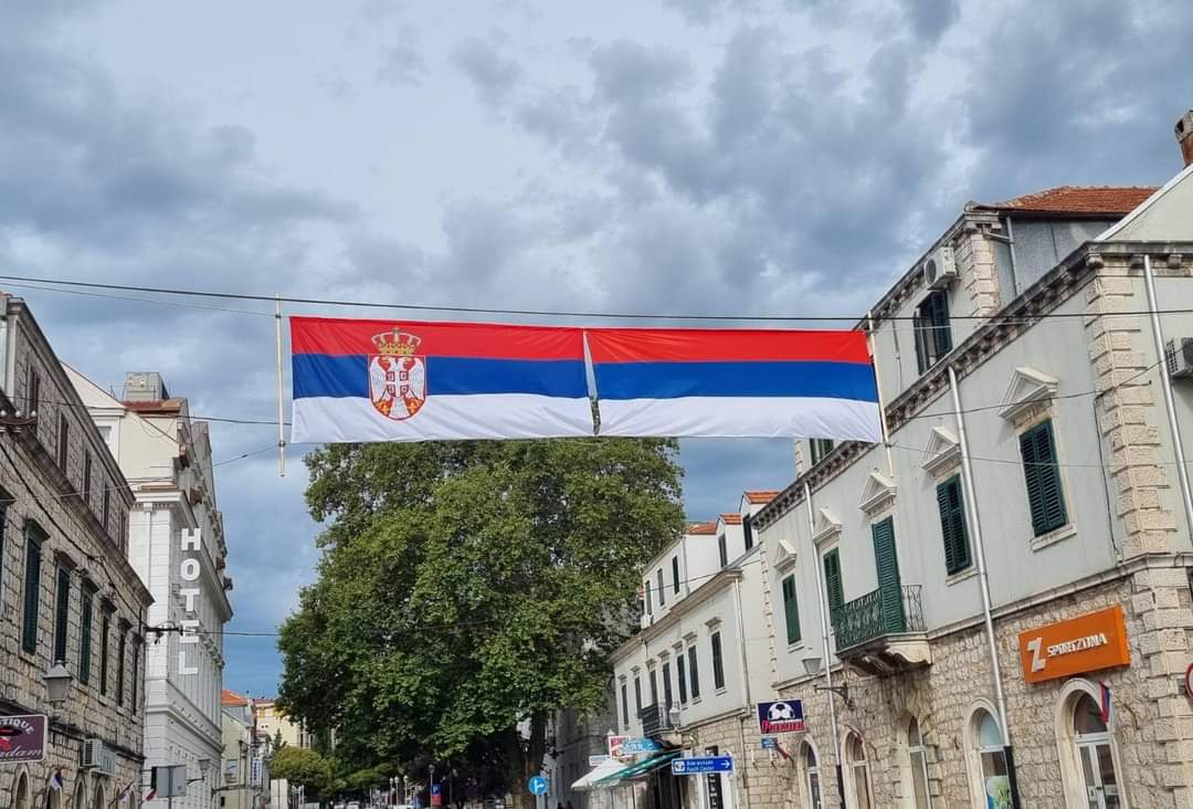 Zastave srpska srbija.jpg