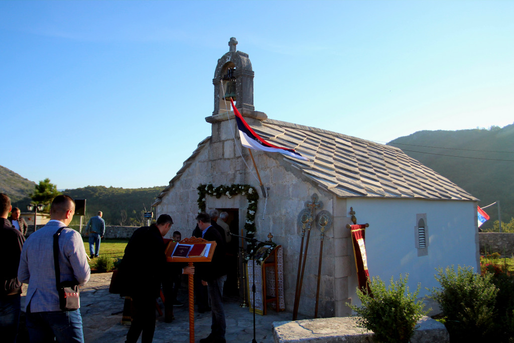 Selo mrnjici osvestanje crkve i doma3.jpg