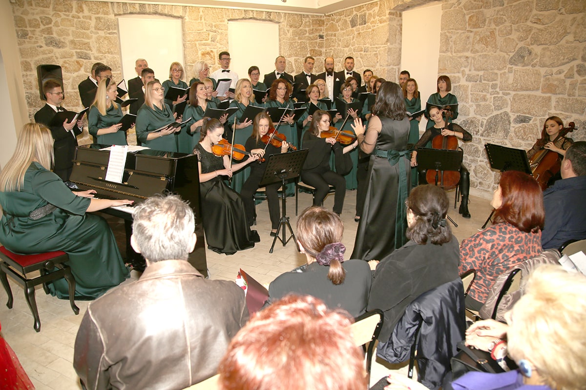 Tribunia koncert.jpg
