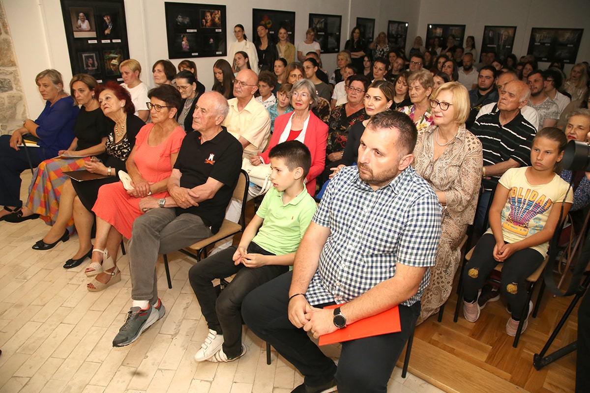 Casopis gimnazijalac2.jpg