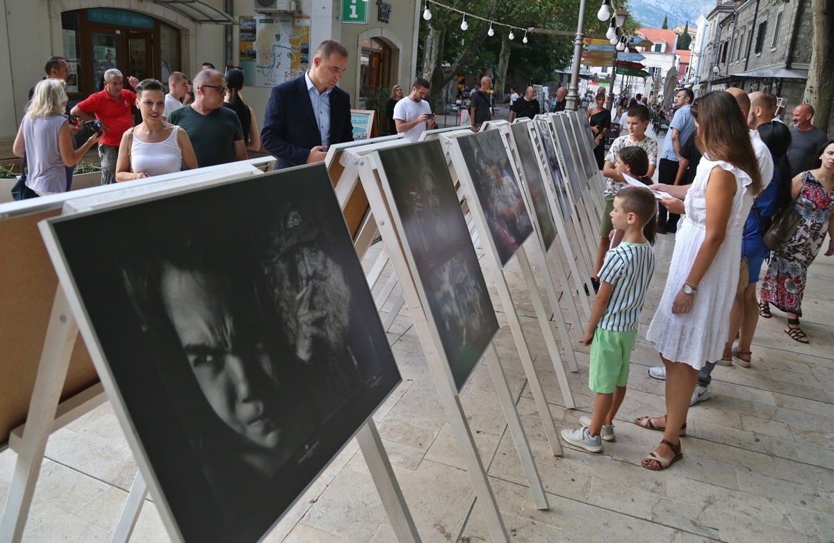 Izlozba foto kino klub2.jpg