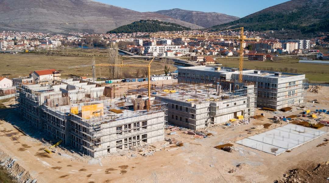 Noca bolnica trebinje izgradnja1.jpg