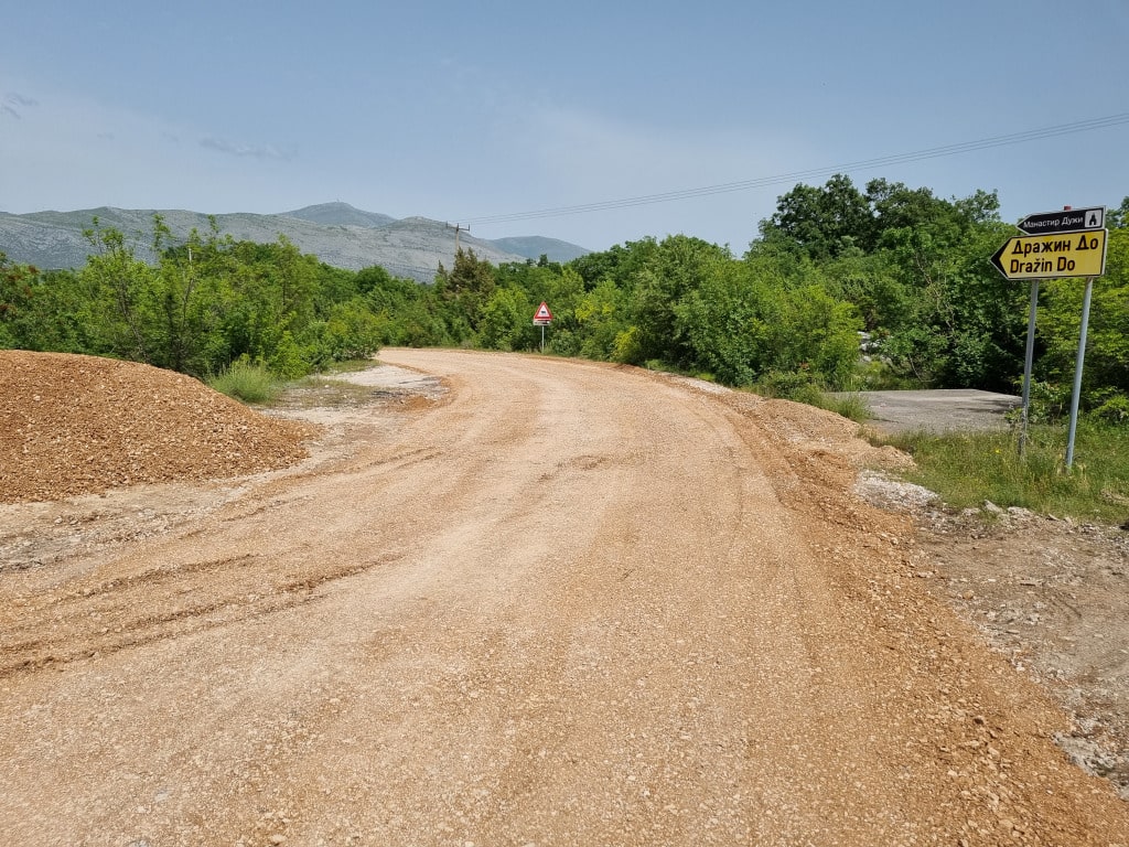 put do manastira duzi2.jpg