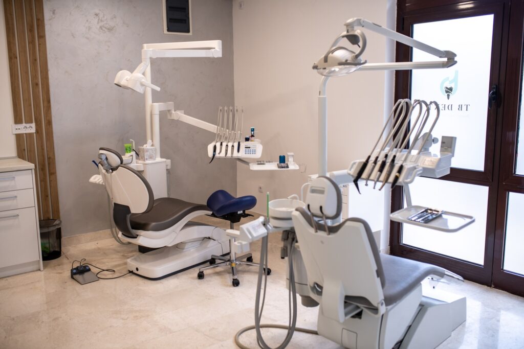 tb-dent-2-1024x683-min.jpg