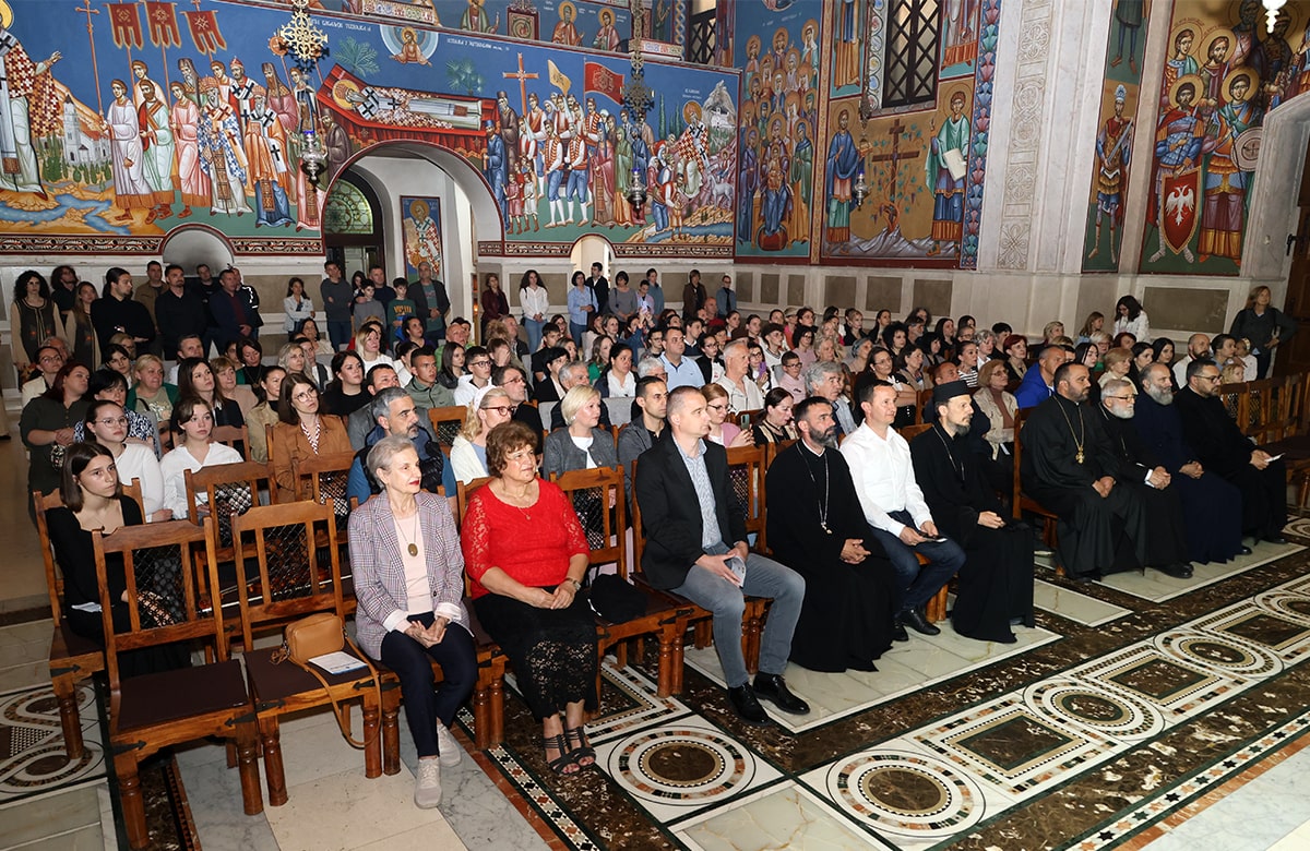 Crkveni hor sveti vasilije ostroski trebinje koncert2.jpg