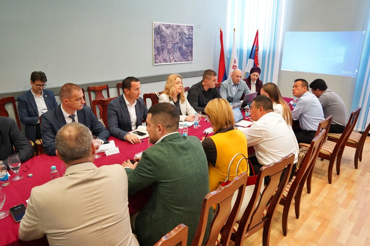 Kinezi curic.jpg