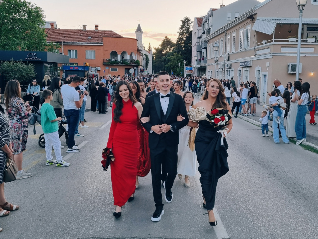 Maturanti gimnazije trebinje 202513.jpg