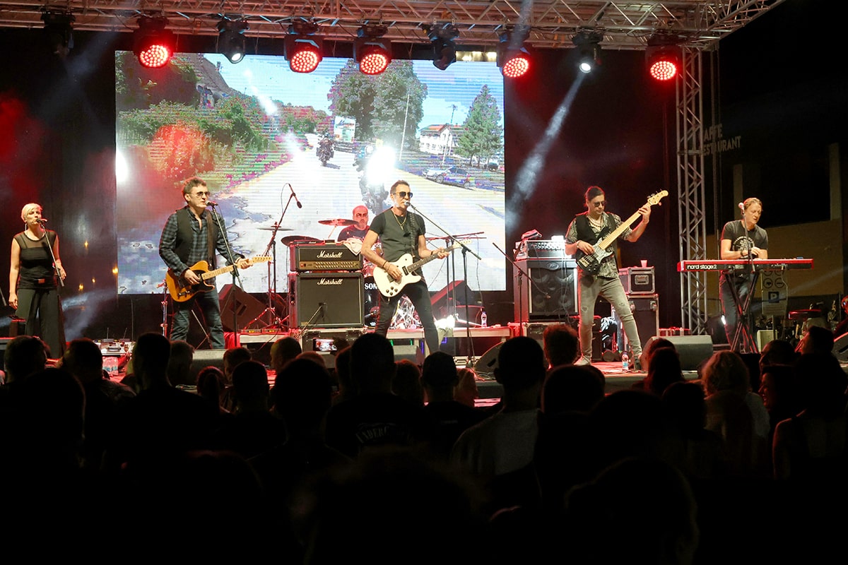 Bombaj stampa 2-min.jpg