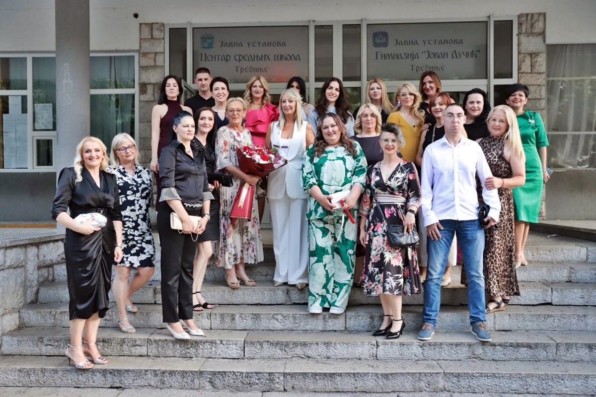 Maturanti medicinska skola.jpg