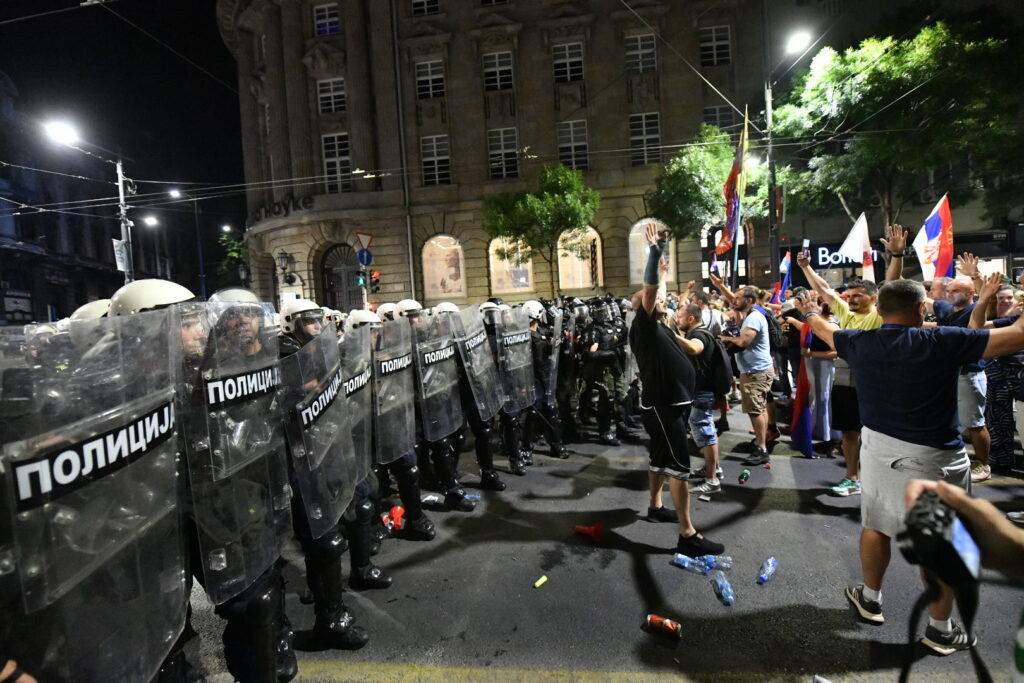 Protest policija3.jpg