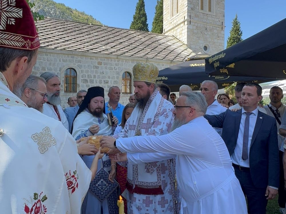 Zitomislic manastir liturgija1.jpg