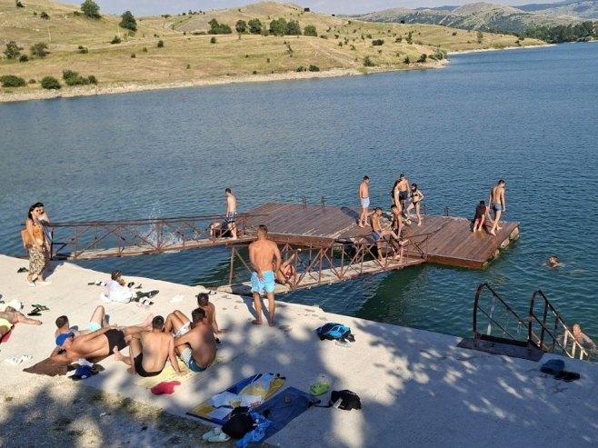 Jezero klinje.jpg