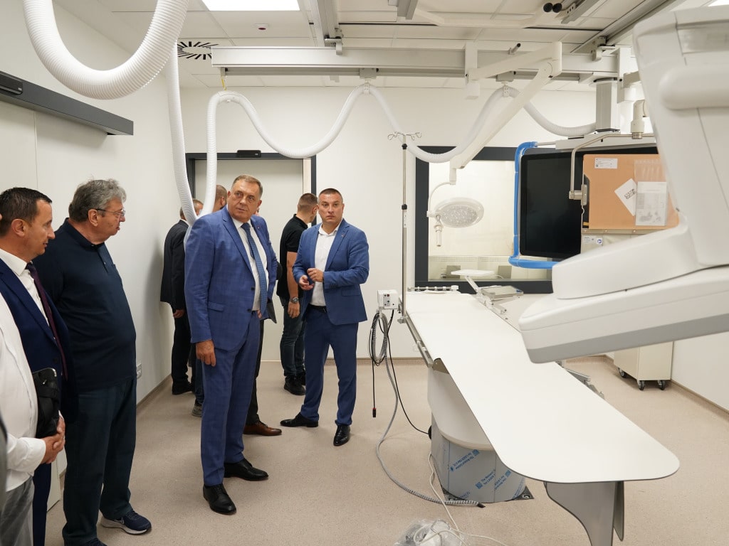 Dodik bolnica.jpg