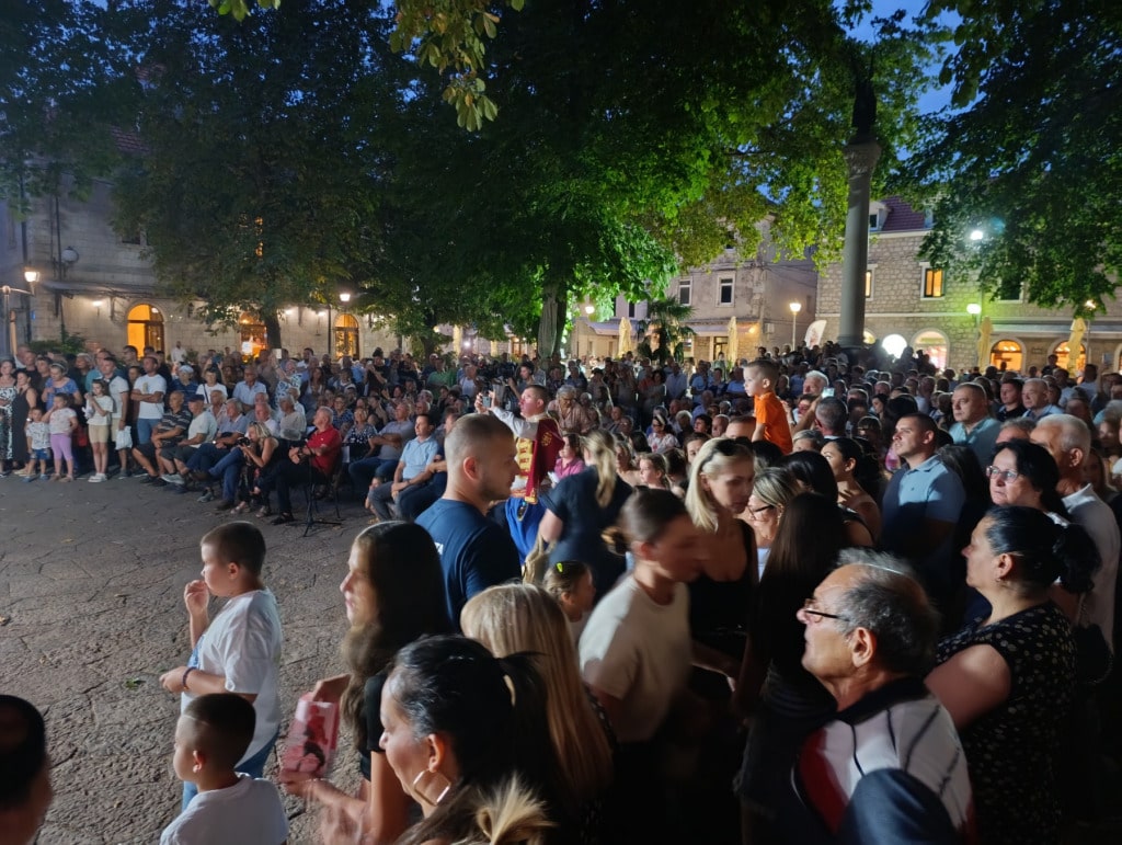 Hercegovacko sijelo5.jpg