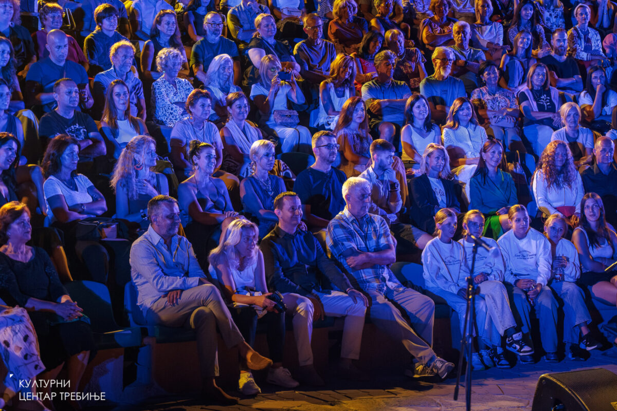 veliko-finale-trebinje-dzez-festivala-koncert-bisere-veletanlic-i-vasil-hadzimanov-bend-a-kct-15-1200x800.jpg