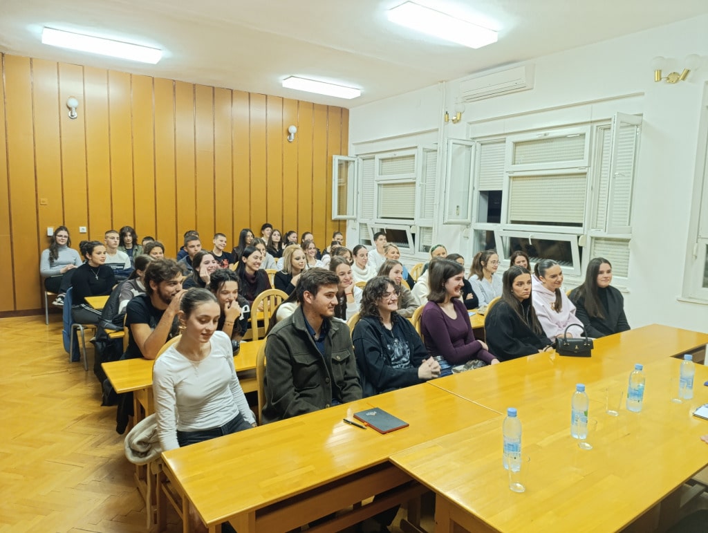 Pjesnici gimnazija1.jpg