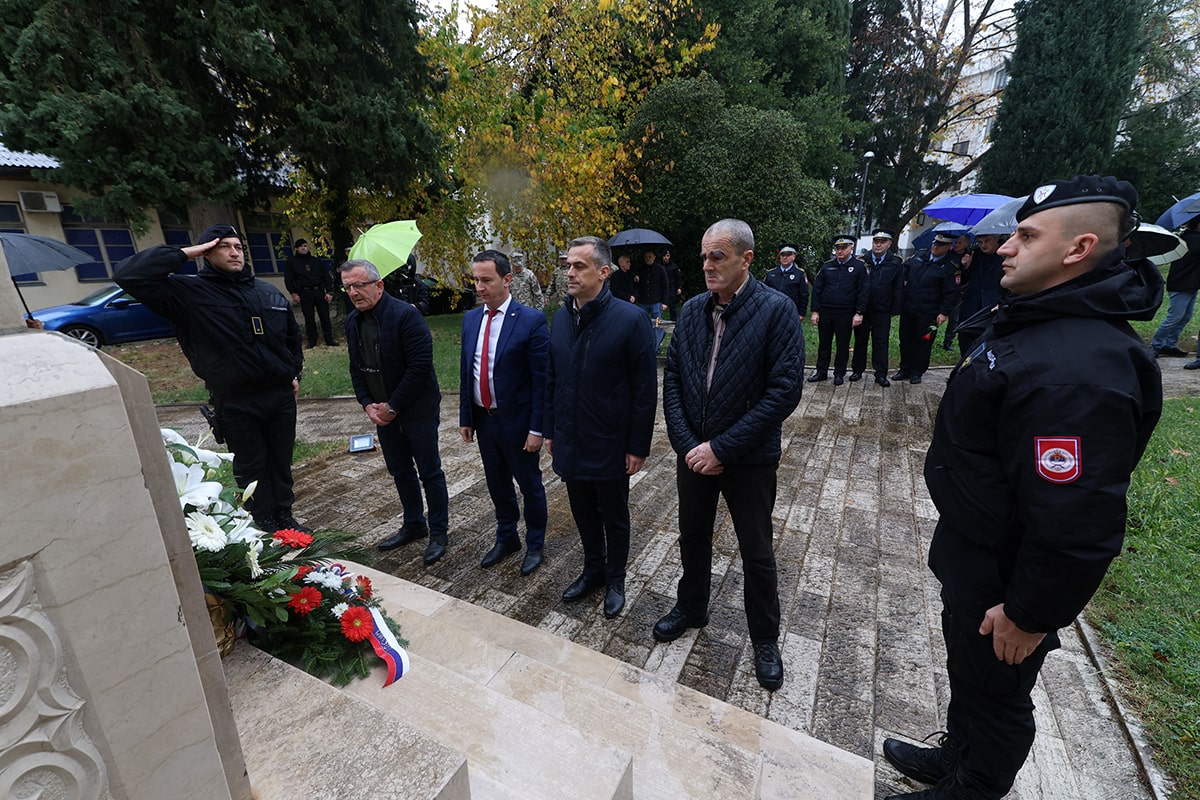 Policija slava 3-min.jpg