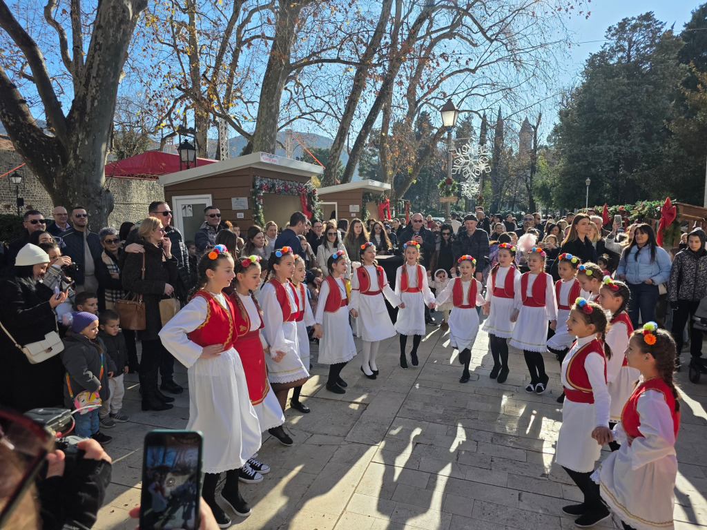 Novogodisnji bazar trebinje3.jpg