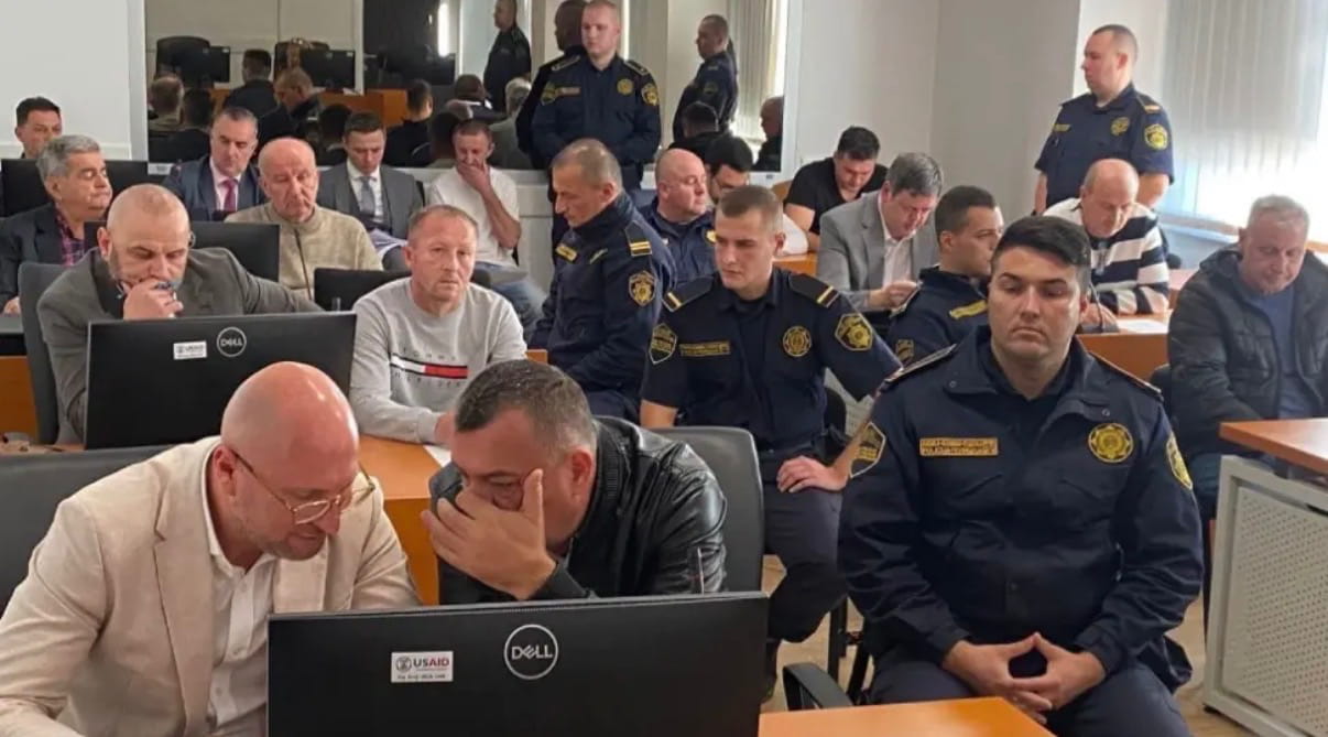 Optuznica protiv policjacajaca.jpeg