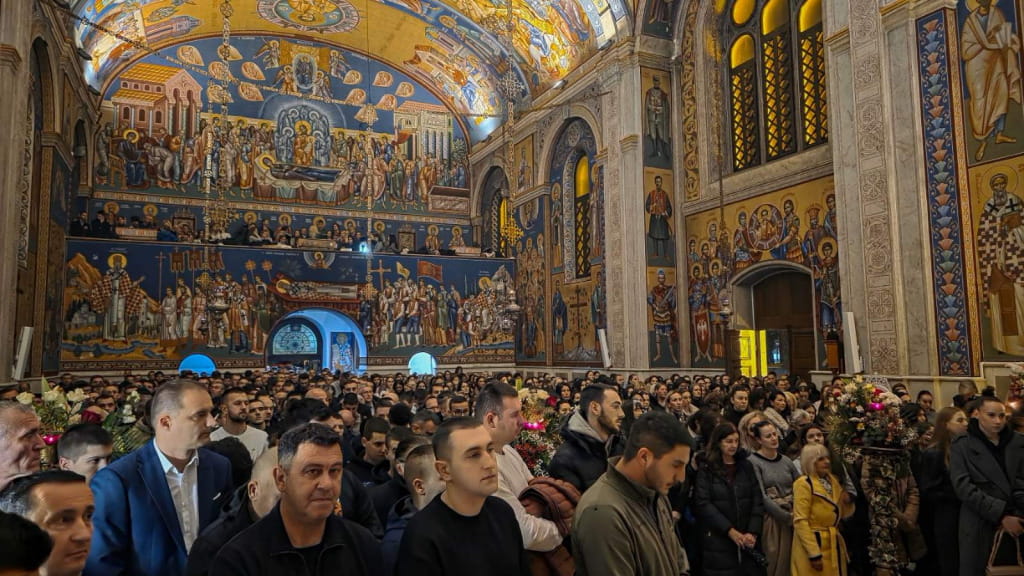 Saborni hram liturgija1.jpg
