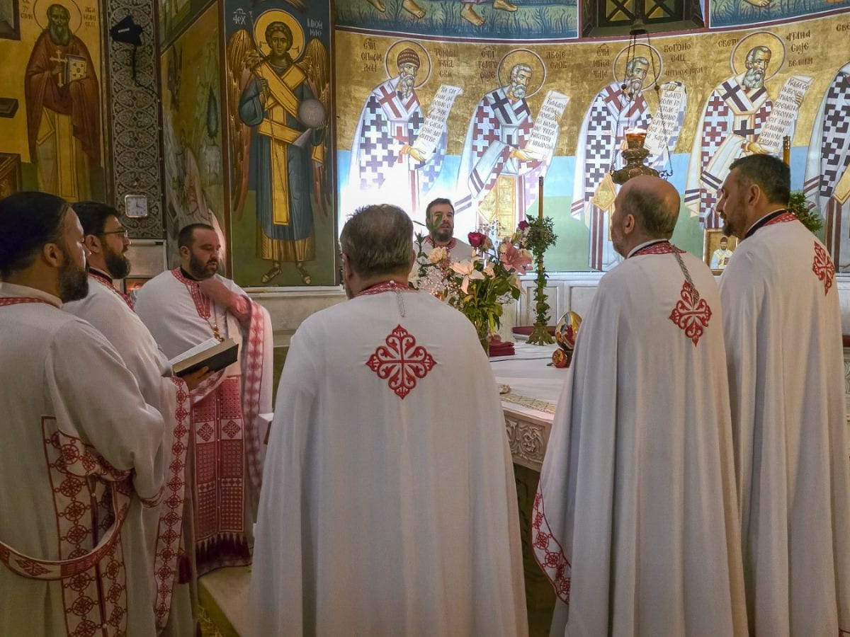 Saborni hram liturgija2.jpg