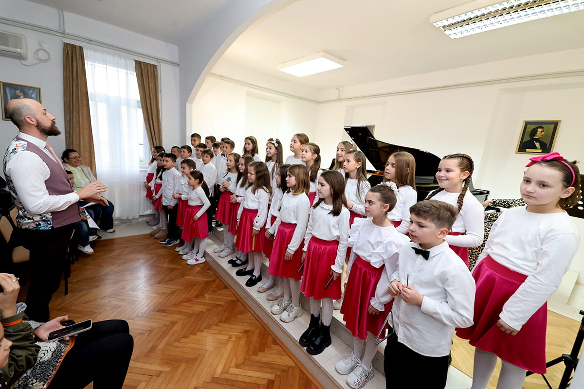 Muyicka skola koncert6.jpeg