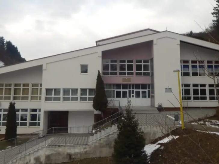 Skola srebrenica.jpeg