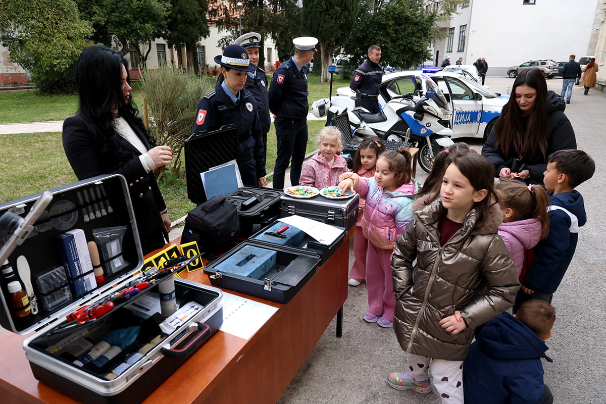 Dijeca policija2.jpeg