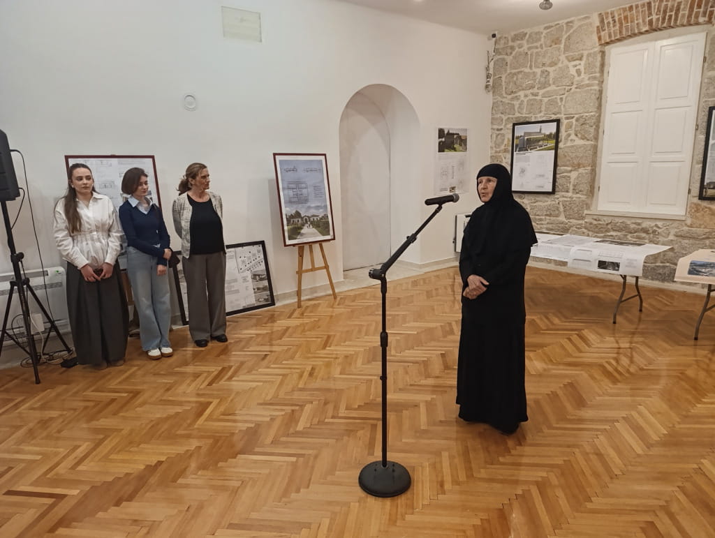 Izlozba manastiri3.jpg