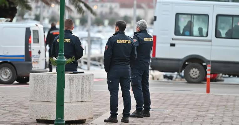 Policija makarska.jpeg