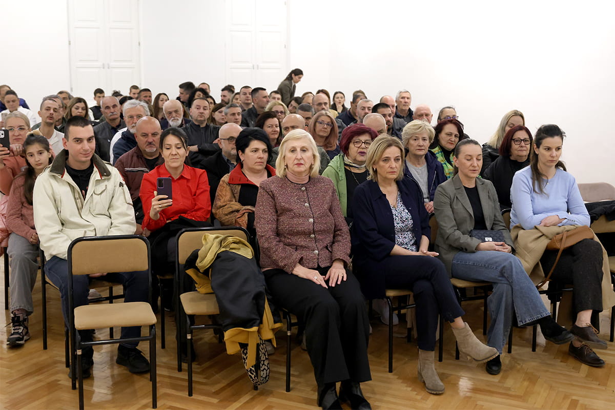 Knjiga promocina1.jpeg