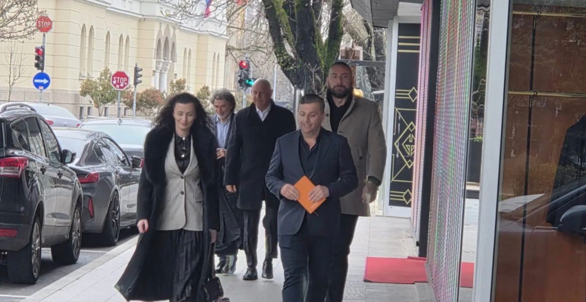 Opozicija sastanak4.jpeg