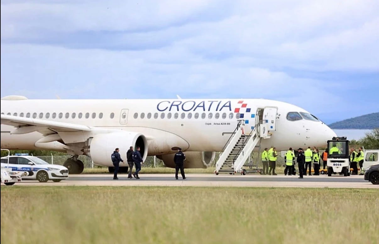 Avion cr.jpeg