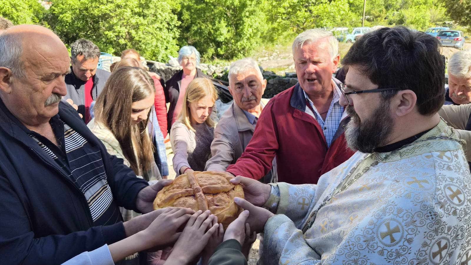 Crkva uvjeca slava4.jpg