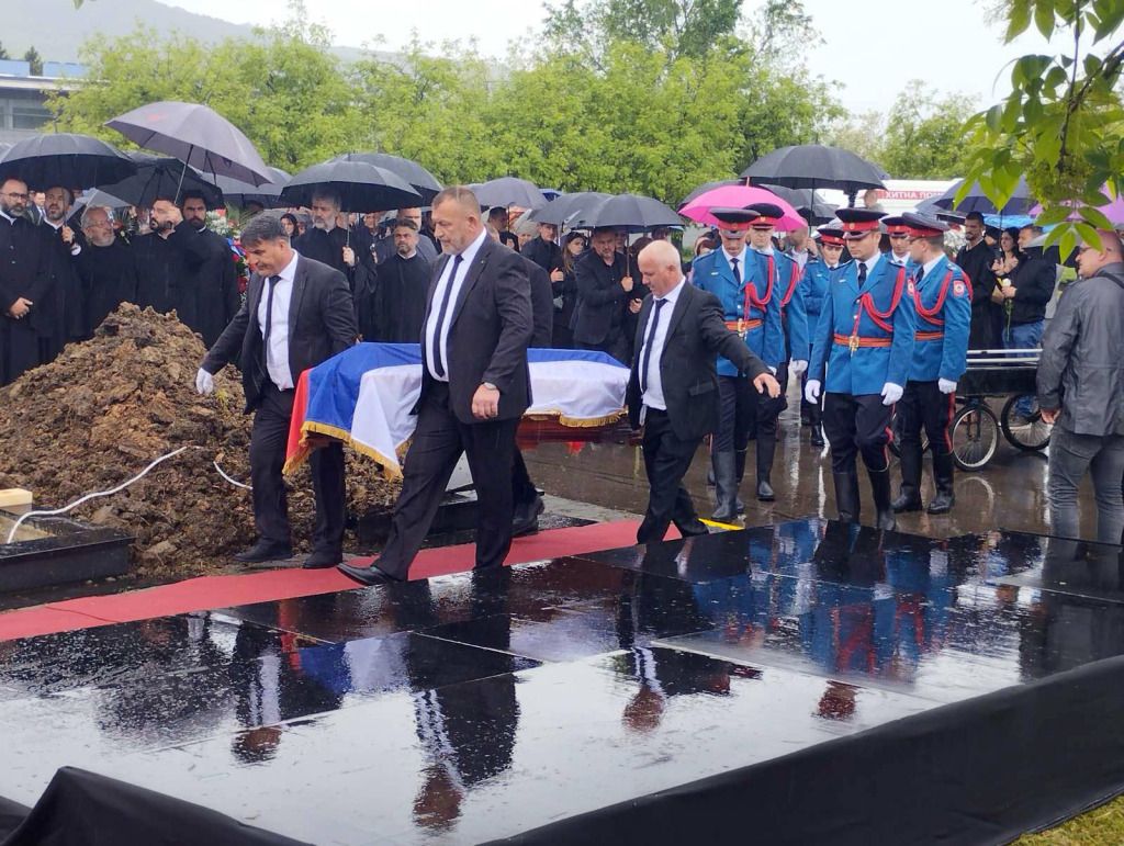 Sahrana boban kusturic2.jpg