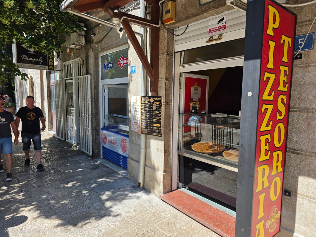 Tesoro sladoled palacinke trebinje2.jpg