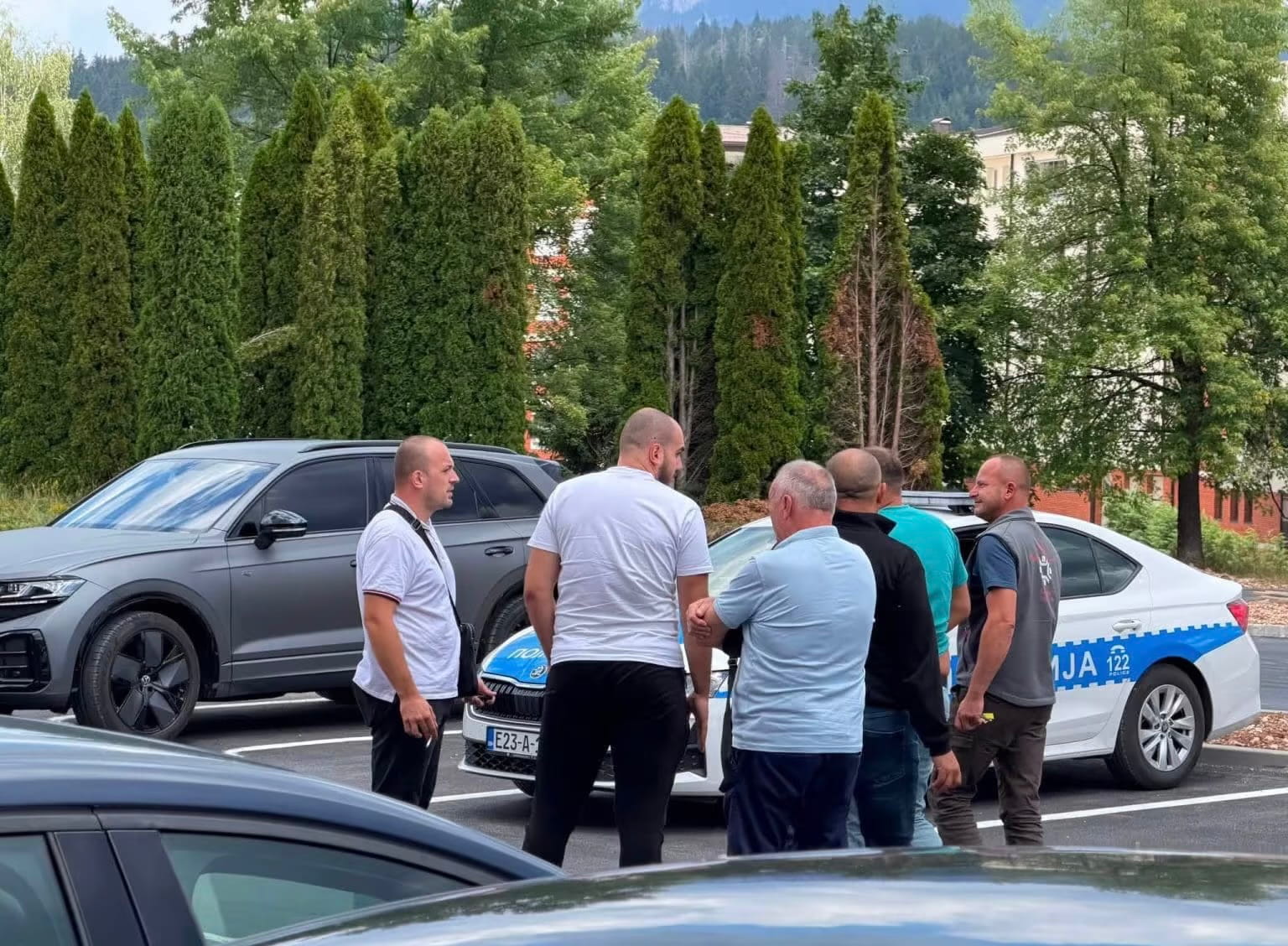 Polcija brutalnost.jpeg
