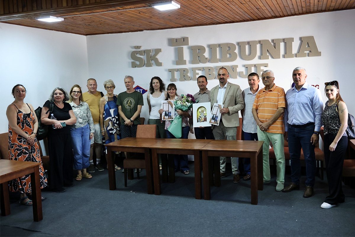 Sah tribunia.jpeg