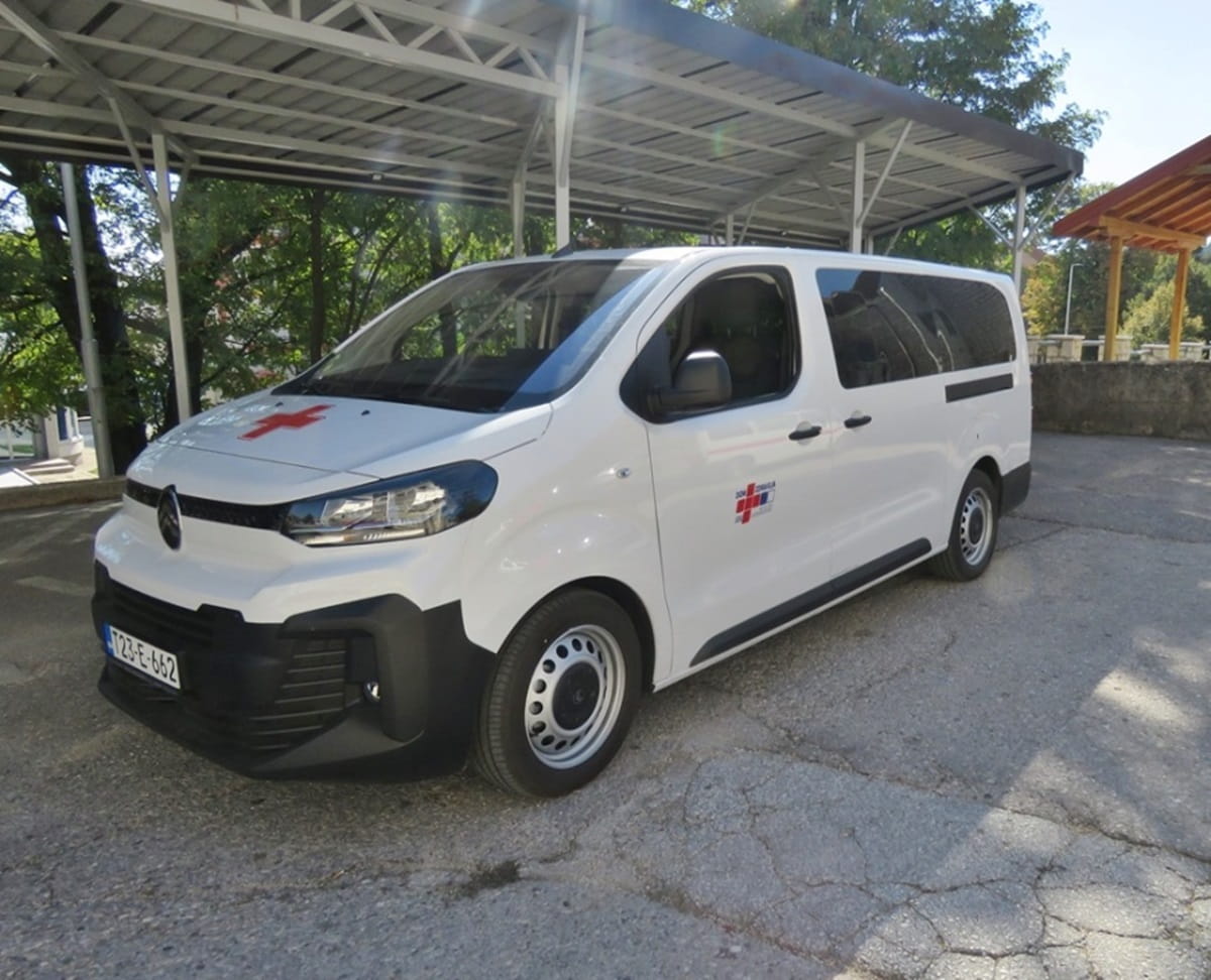 Kombi hemodijaliza nevesinje.jpg