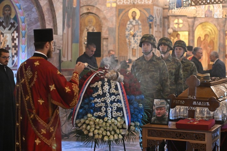 Mladoc ratko kovceg.jpg