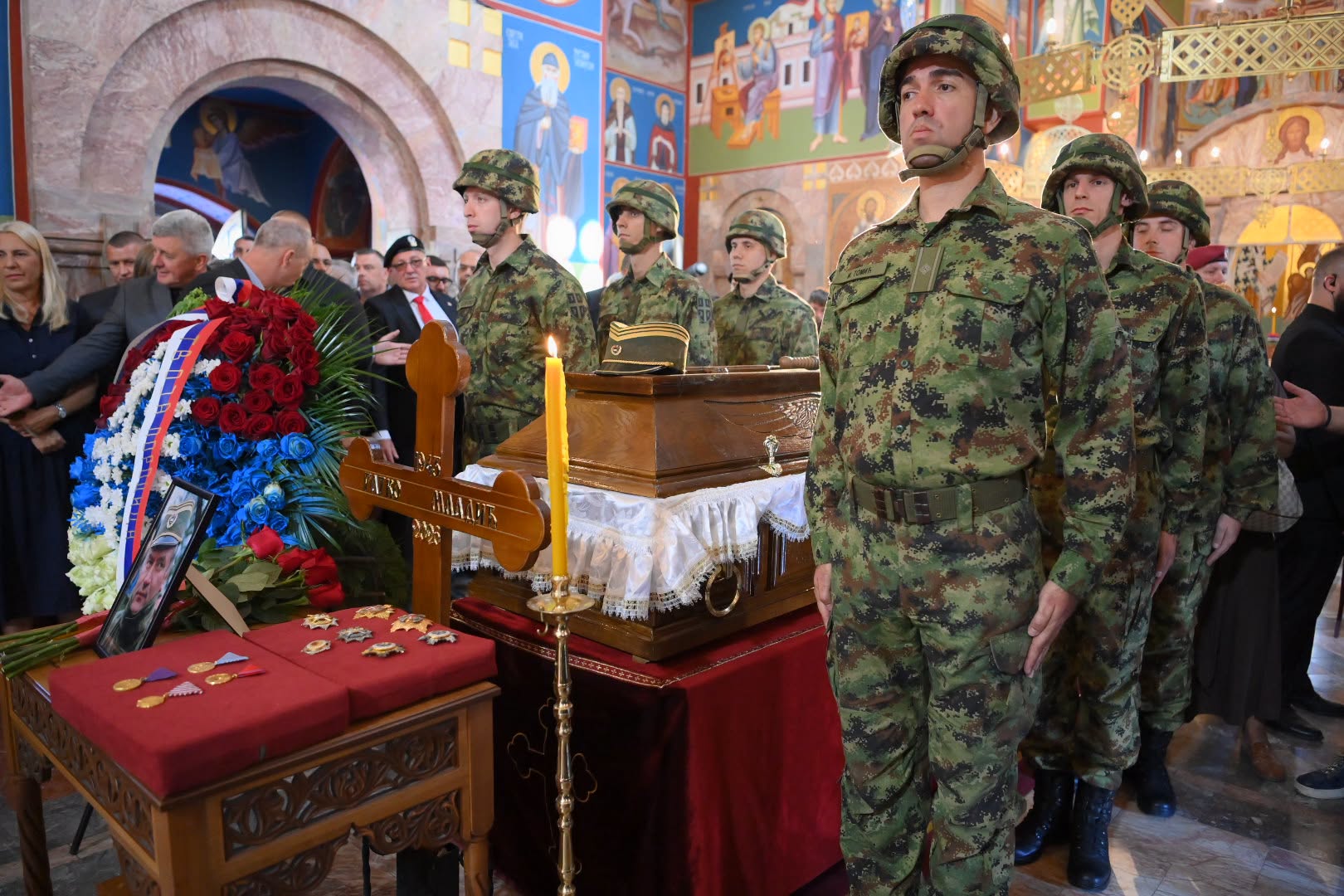 ratko mladic opijelo beograd3.jpg