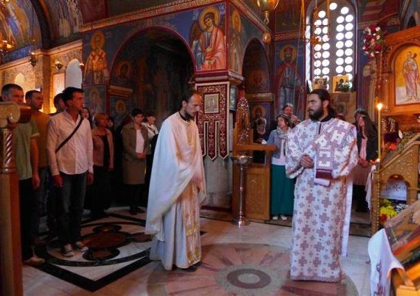 Vaskrs u manastiru Tvrdos kod Trebinja